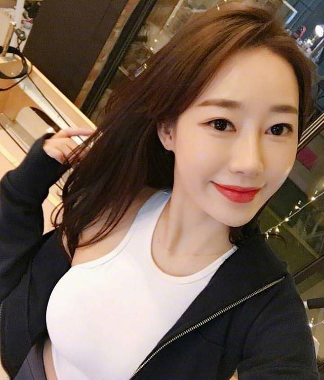 韩国瑜伽美女，身材曼妙，展现成熟魅力 - 2
