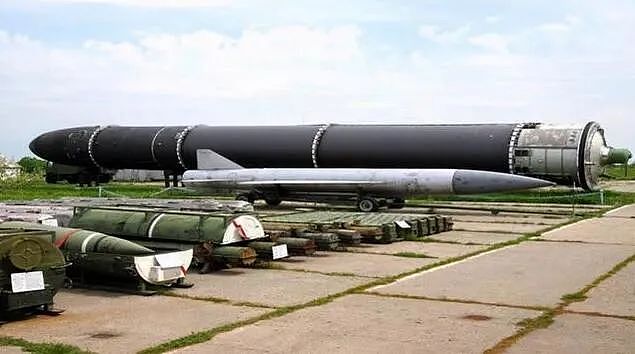 曾是世界第三大核武库的军事强国乌克兰，为何会自废武功不堪一击 - 3