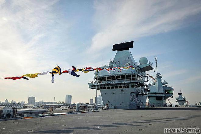 朴茨茅斯皇家海军基地鸣放礼炮 庆祝英国女王生日 众军舰悬挂满旗 - 8