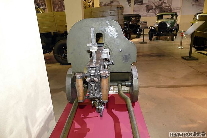 细看：俄罗斯博物馆展出特殊马克沁 列宁格勒围困期间生产的机枪 - 10