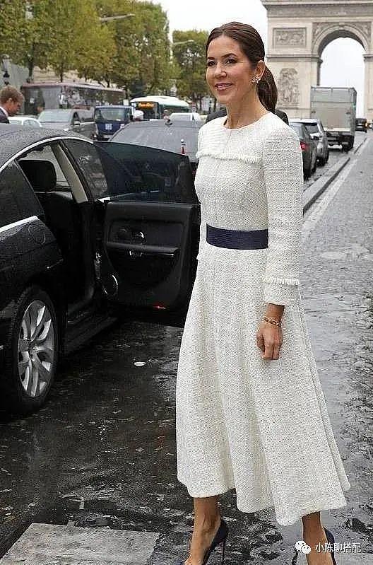 女人上了年纪该如何穿？看50岁丹麦王妃亲自示范，轻松穿出好气质 - 12