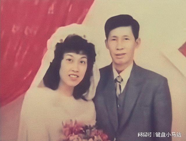 中国第一位变性人张克莎：嫁给富商18年，丈夫至死不知男儿身 - 8