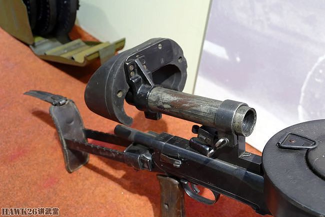 细看：捷格加廖夫DTM坦克机枪 配备瞄准镜 中国55式机枪的原型 - 5