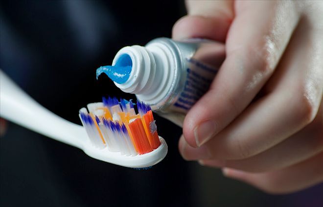 牙膏选不对，可能存在潜在致癌风险，3种牙膏最好别买 - 1