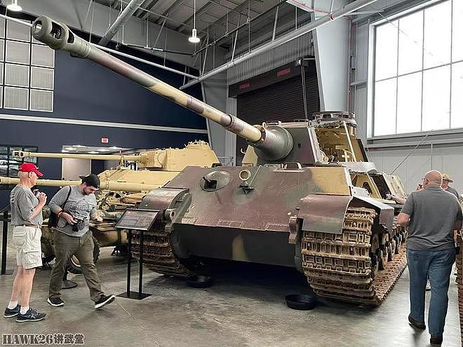 美军主题展览：二战德军传奇坦克惨遭解剖 展示内部构造 保存不佳 - 3