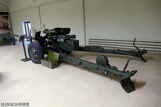 细看：MT-12反坦克炮 滑膛身管发射导弹 俄乌武装冲突“狙击炮” - 9