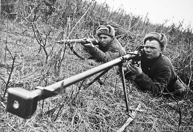 浅析：二战中反坦克步枪的真实作用 苏军士兵为何视它为催命符？ - 4