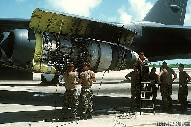 70年前 B-52原型机首飞“同温层堡垒”演变历程 将服役到2050年 - 17
