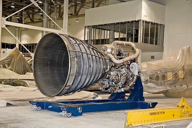 能产生40万磅推力的航天飞机分级燃烧氢氧发动机构造简介 - 4