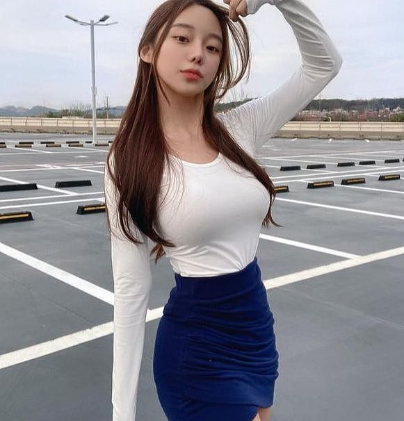 E罩杯韩国模特，相貌清纯，拥有天使面容和魔鬼身材而走红网络 - 2