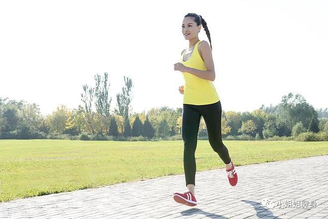 减肥别只会跑步了！这5个居家动作，帮你降低体脂率 - 1