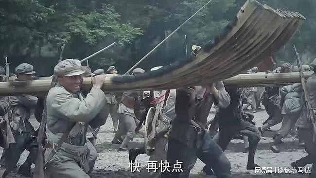 红军强渡乌江：敌军在抽大烟，彭德怀带头跳桥冲锋，俘虏8个团长 - 8