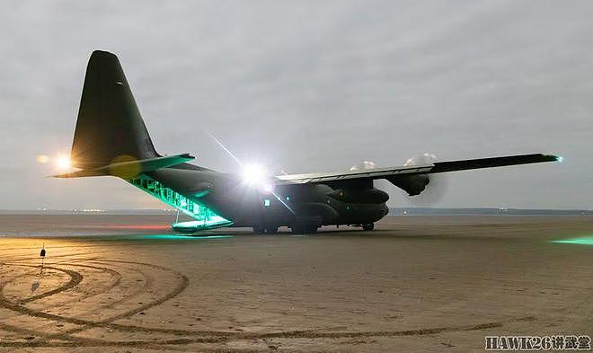 英国空军C-130J“大力神”夜航 飞行员佩戴夜视仪 训练有特殊目的 - 6