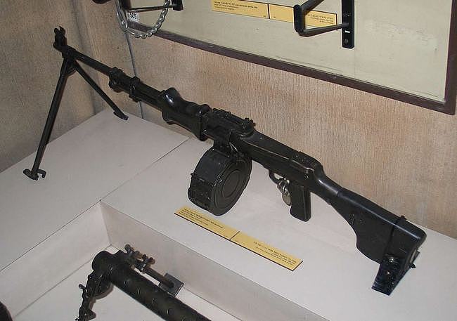 苏联二战只有DP轻机枪？其实捷格加廖夫还有新产品——RPD轻机枪 - 6