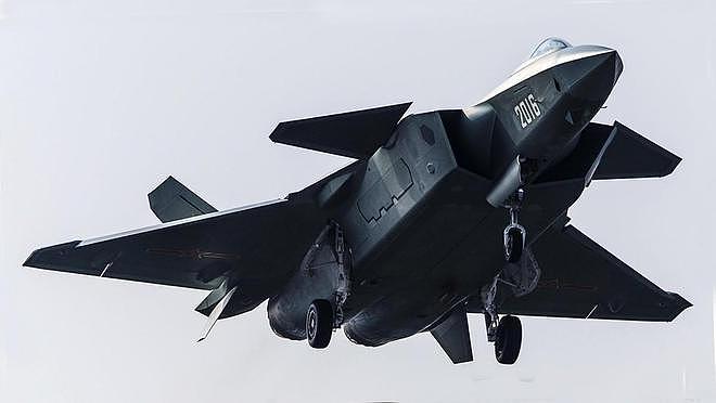 美媒宣扬：F-22的舰载版可制衡中国新型舰载机，这说法靠谱吗？ - 6