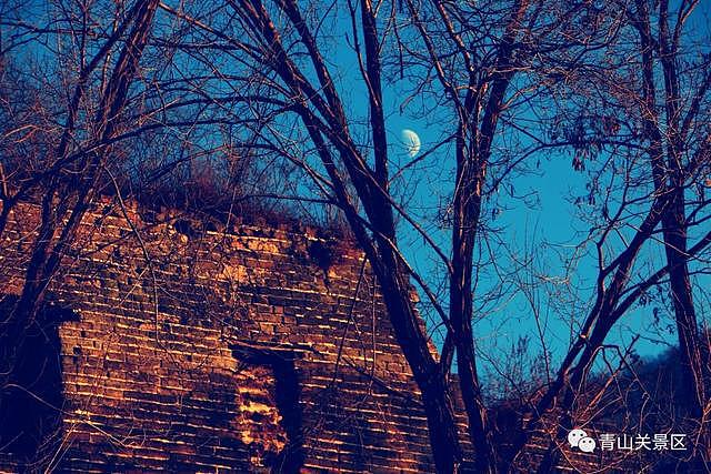 青山古堡的灯光和月夜 - 4