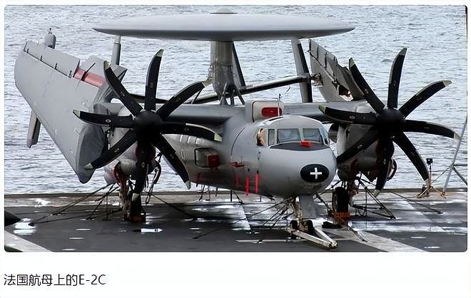 美军1架E-2D预警机坠毁，数亿美元打水漂，丧生飞行员参军仅5年 - 5