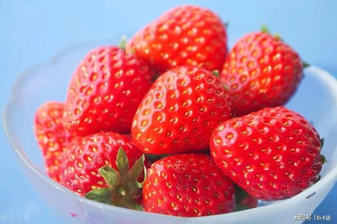 草莓被称为最脏的水果，被注射膨大剂！为什么专家建议糖尿病人吃 - 3