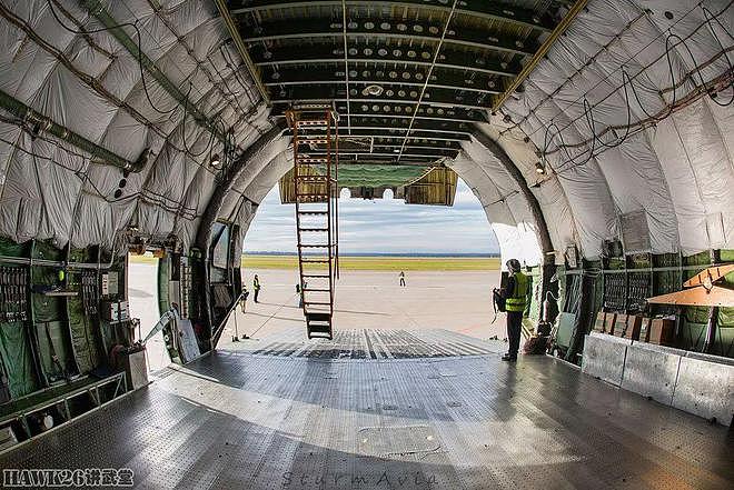钻进安-124“鲁斯兰”巨型运输机 难得一见的上层甲板 还设有床铺 - 15