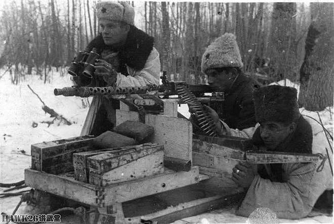 苏军士兵最爱德国武器MG34机枪 SU-76车组熬过柏林战役的法宝 - 3
