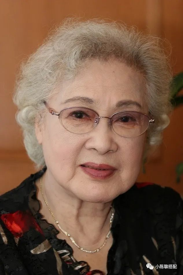 被周总理称为“中国最美女性”，已99岁的秦怡老了依旧如此美丽 - 1