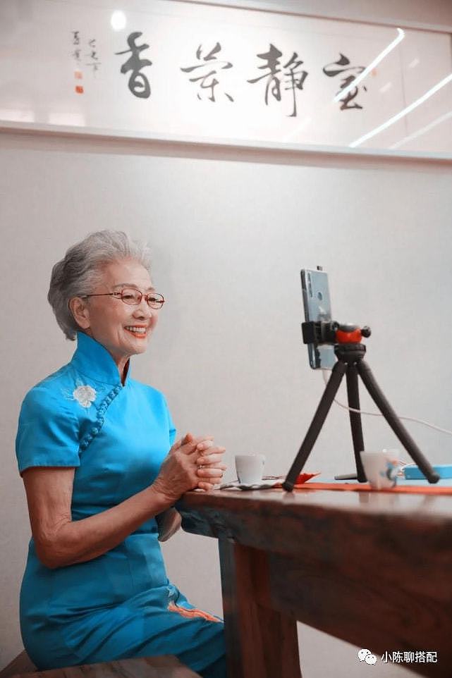 70岁出道，91岁直播带货，这位中国奶奶活成了我们羡慕的老年样子 - 6