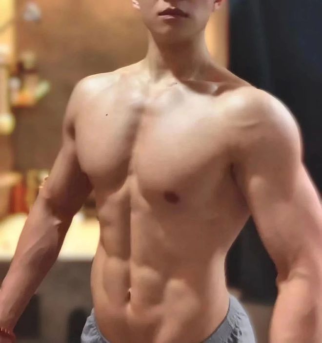 38岁体操冠军张宏涛身材自拍照曝光，这肌肉是认真的吗？ - 9