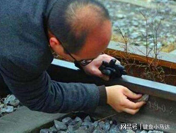 中国唯一还在用的清朝钢轨，至今不生锈，专家：每根都是无价之宝 - 3