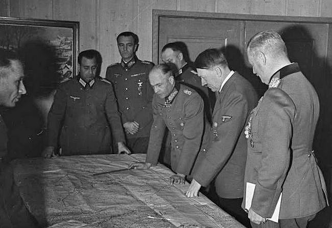 德国北方集团军群的小秘密，为了证明自己，勒布必须拿下列宁格勒 - 6