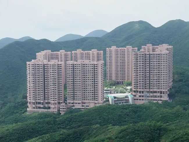 香港和上海这两座楼，二选一，你喜欢哪一套？ - 3