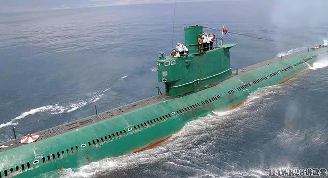 朝鲜新型弹道导弹潜艇下水 老式R级魔改版 配备两种直径潜射导弹 - 8