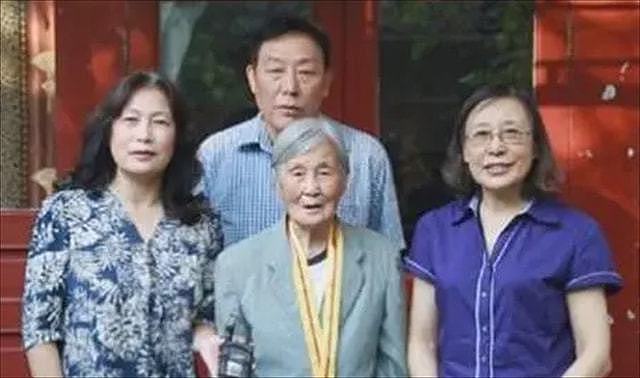 北京女子收拾养父遗物，意外发现一封血书，才知晓生父母是大英雄 - 2