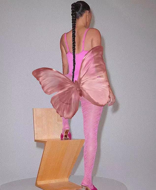 金卡戴珊新造型太闪耀！穿粉色蕾丝装秀少女感，当街吃冰淇淋更萌 - 2