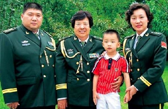 毛新宇夫人刘滨：毛主席唯一的嫡孙媳妇，生下儿子与主席同生辰 - 7