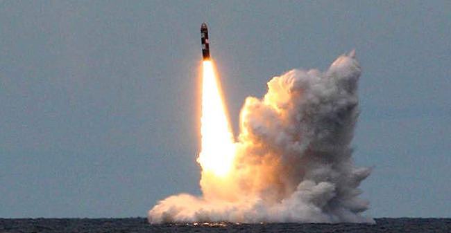 亮出王炸，俄军新型战略核潜艇成功试射洲际导弹，宣誓大国地位 - 4