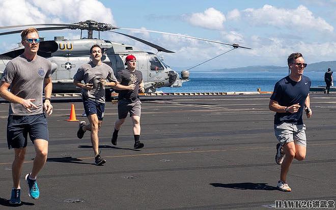 美军航母上举行集体跑步活动 休假官兵难得放松 要害部门高度戒备 - 7