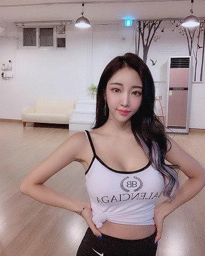 韩国欧尼颜高身材棒，用健身的方式练出，亚洲女孩都想要的身材 - 1