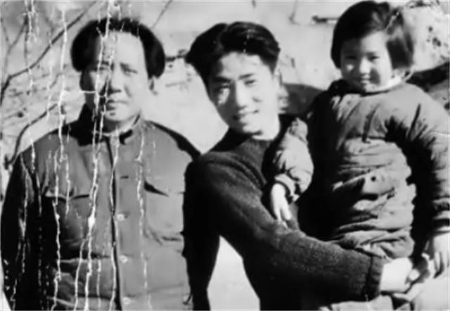 1958年，周总理春节访问朝鲜，凭吊毛岸英时静默良久，哽咽无语 - 7