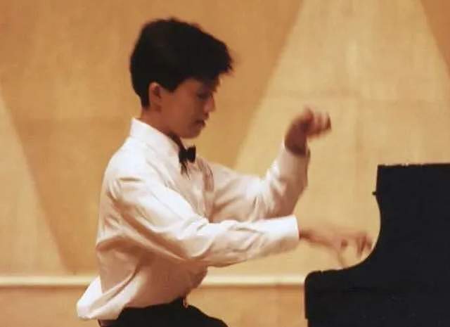 钢琴王子李云迪走红之路：18岁夺冠肖邦国际大奖，21年后嫖娼被捕 - 3
