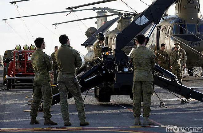 澳大利亚陆军“支奴干”直升机随两栖攻击舰部署 演练更换发动机 - 5
