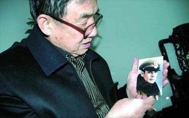 他是张灵甫长子，投身教育二十载，替父领抗日纪念章，称其为将军 - 8