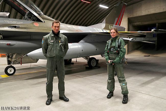 什么是“皇家后座”？挪威公主成年前坐进F-16战机 完成资格认证 - 12