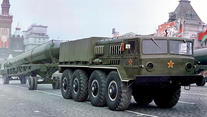 盘点前苏联的14大军用重型卡车，其中明斯克系列堪称“巨无霸” - 3