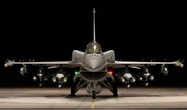 深度解读F16V：连局座张召忠都说好的南蛮空战仔 - 1