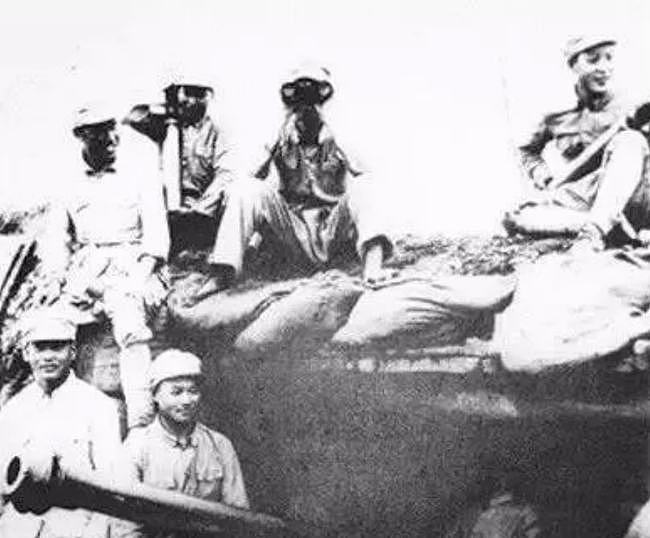 渡江战役前，紫石英号无视警告遭解放军炮击，毛主席：再犯，再打 - 8