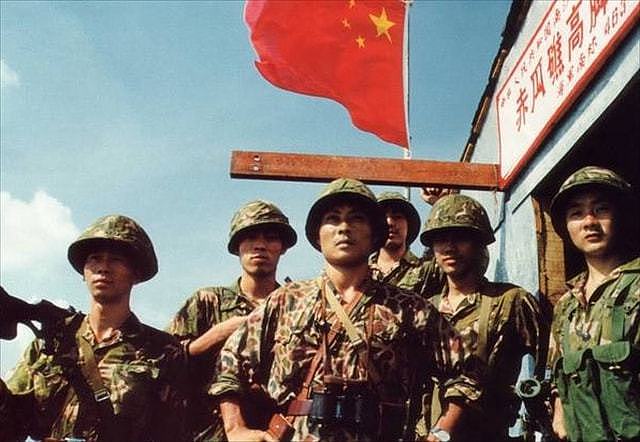 1988年赤瓜礁海战：一战奠定中国南海地位，是谁打响的第一枪？ - 1