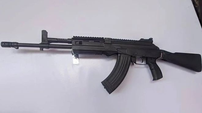 越南国产化的STV枪族，实际上是授权制造的Galil和改造的AK - 13
