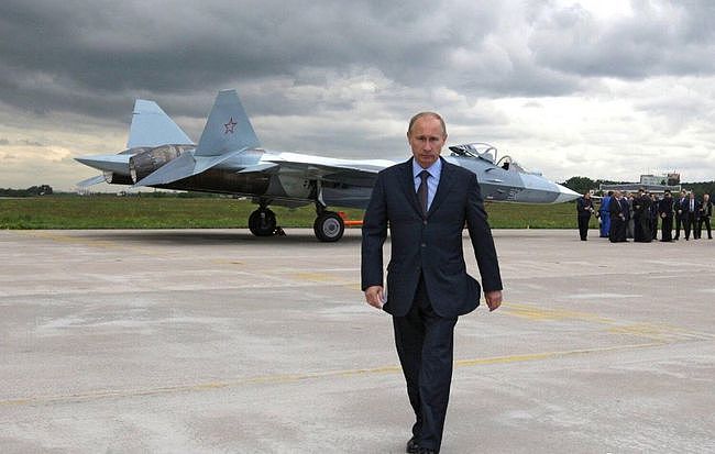 终于服役！俄罗斯空军正式接收两架苏-57，飞机制造厂赔大了 - 5