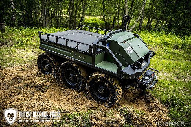 荷兰军队展示新型无人车辆 采用6×6轮式底盘 可安装各种武器装备 - 3