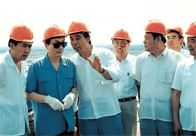 朱镕基卸任后，下属找他商讨国家大事，朱镕基说：我就是一介草民 - 6